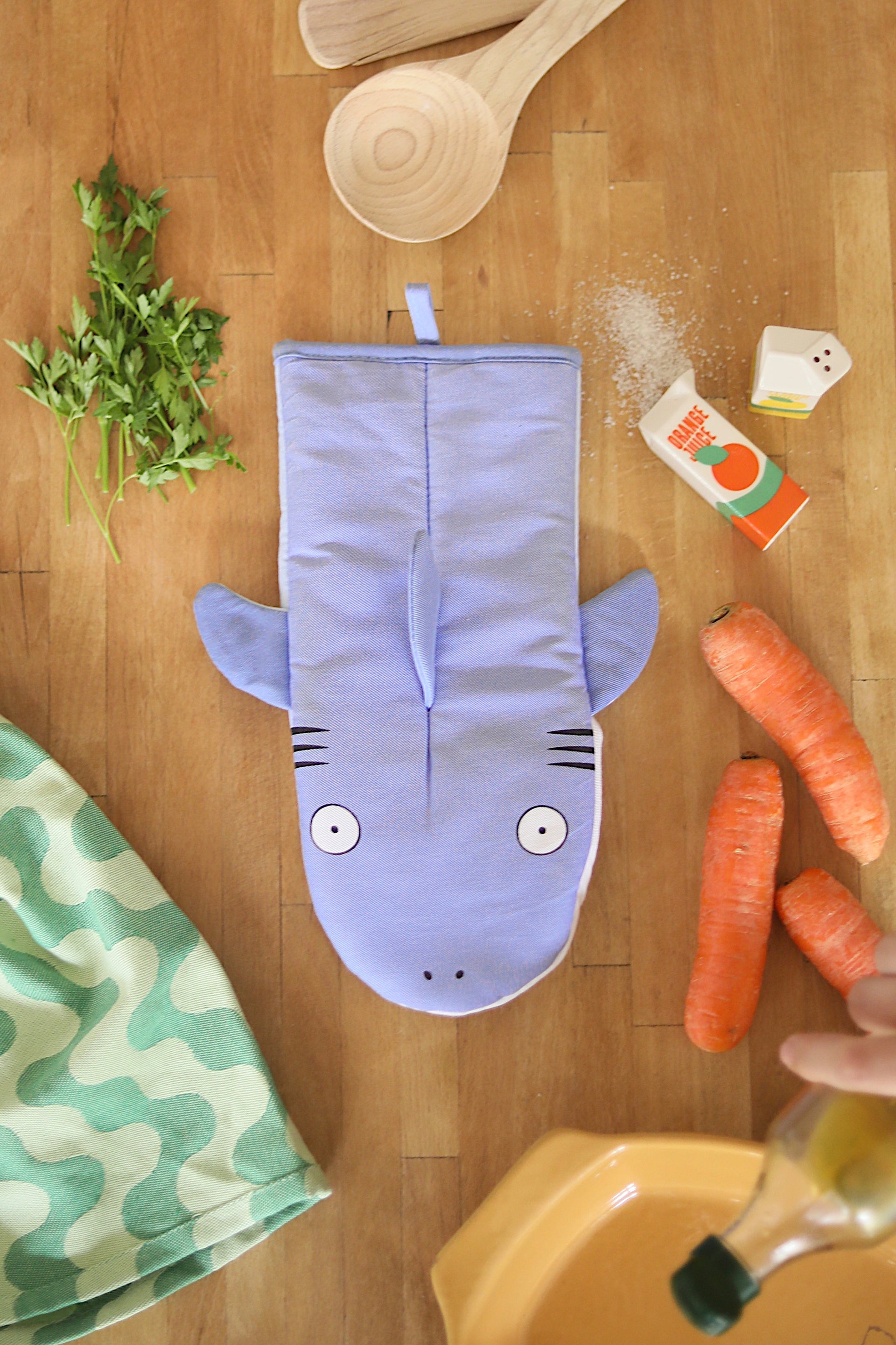 Shark Oven Mitt